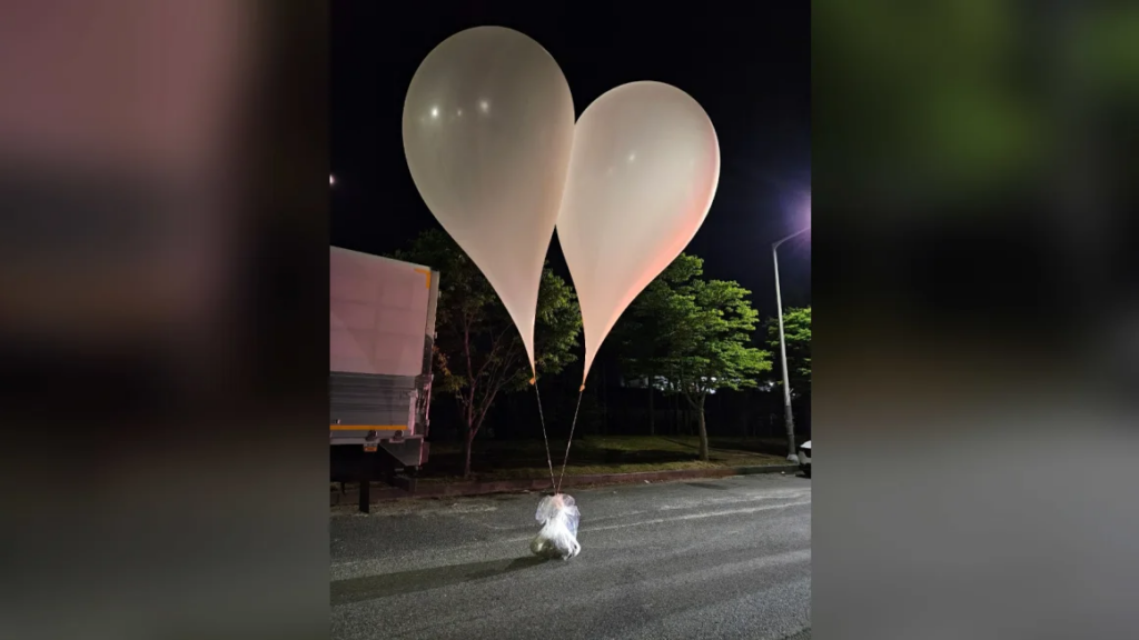 Doppio pallone spazzatura mandato in Sud Corea da Kim 