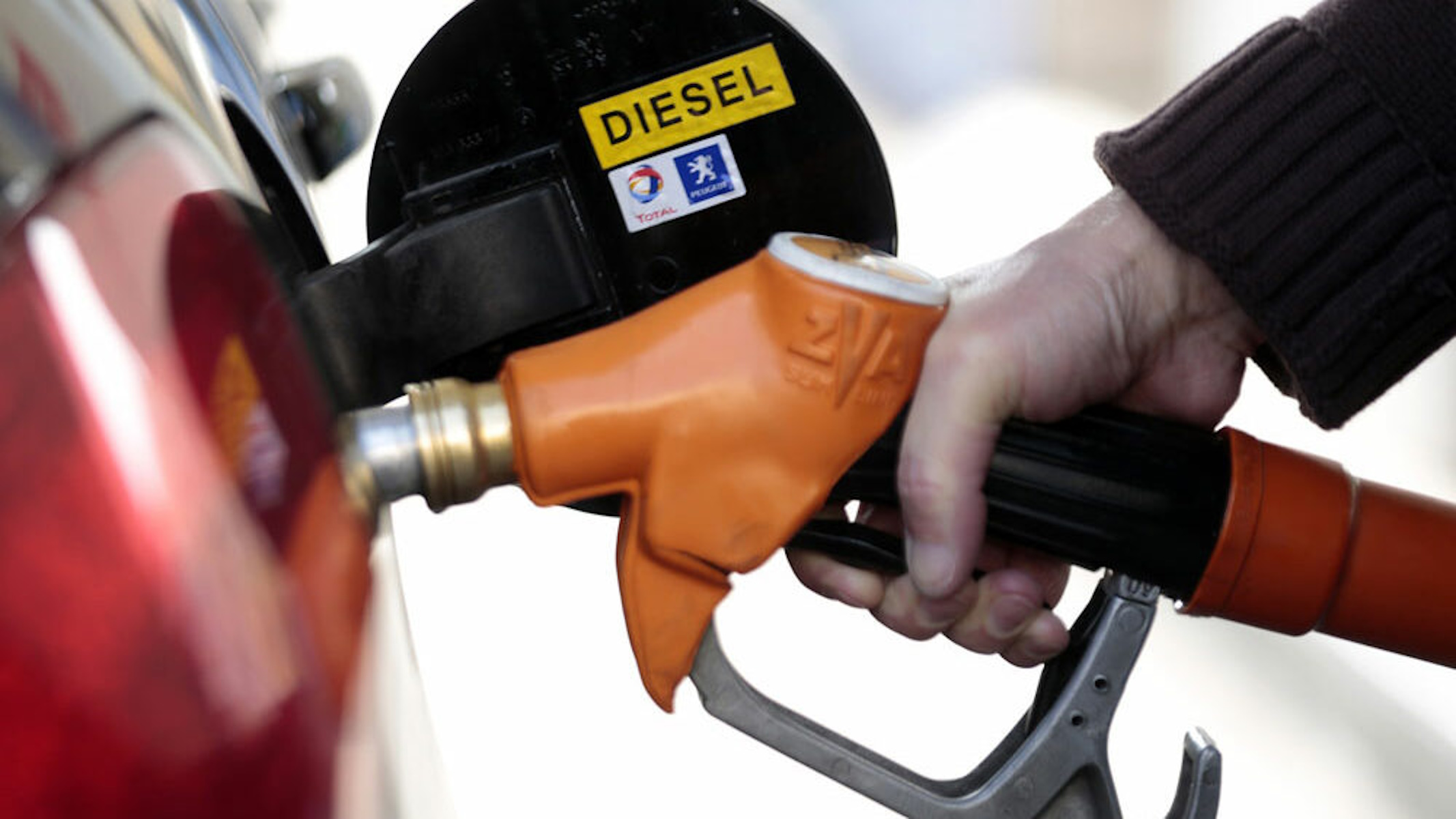 Rifornimento Diesel, possibili allineamenti delle accise