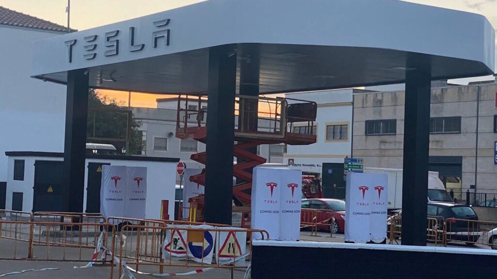 tesla stazione supercharger spagna