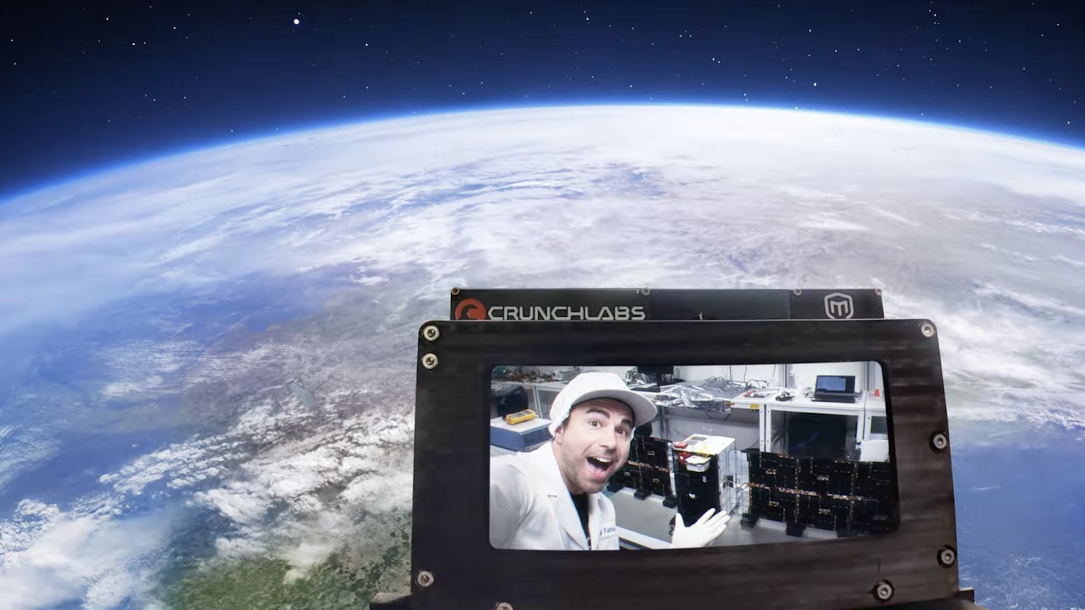 Space Selfie di Mark Rober e SpaceX