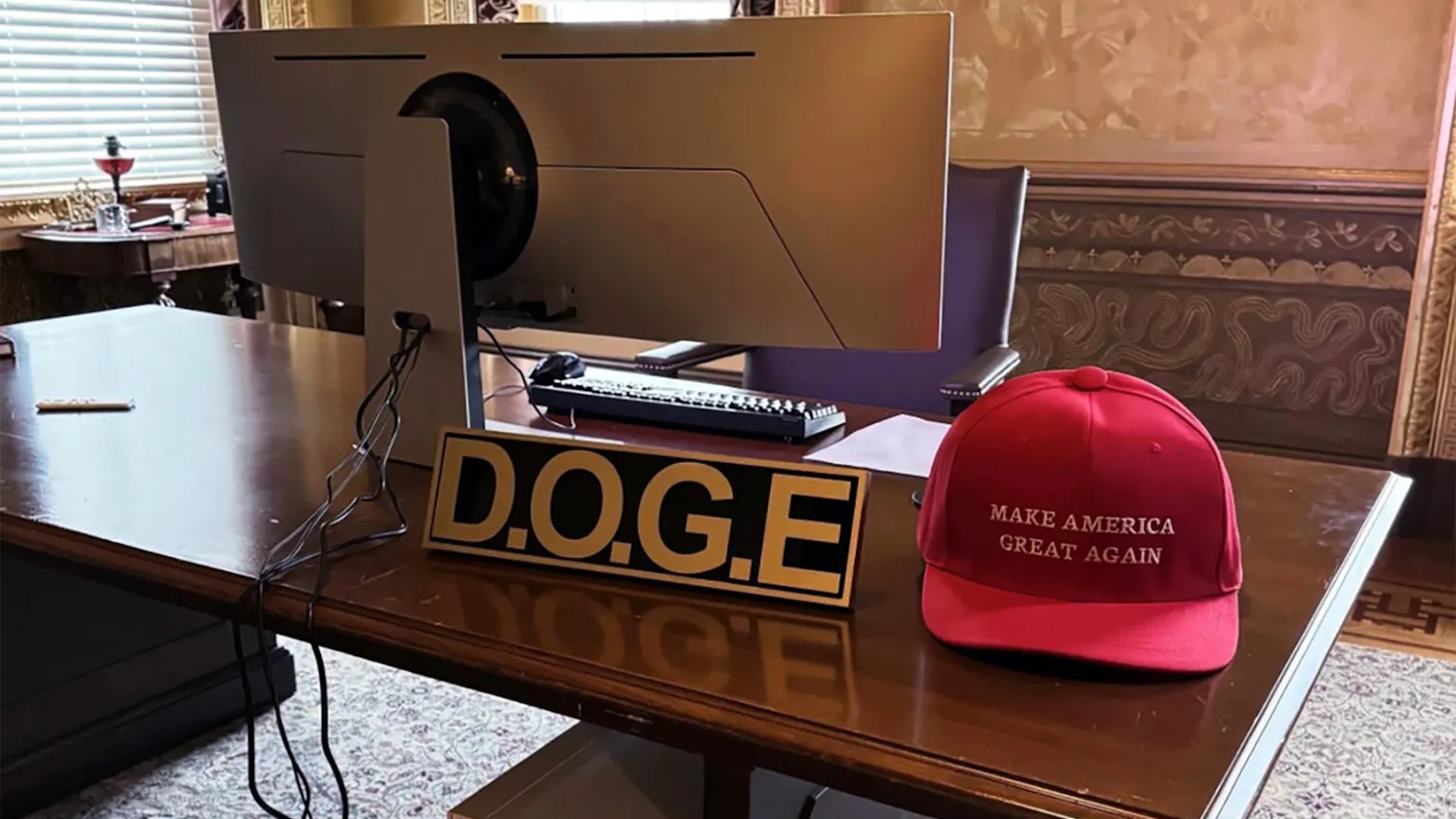 Postazione da Gaming di Elon Musk nel DOGE Office della Casa Bianca